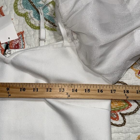 Twelfth size large puff sleeve white crop top off the shoulder adjustable straps - Picture 6 of 12